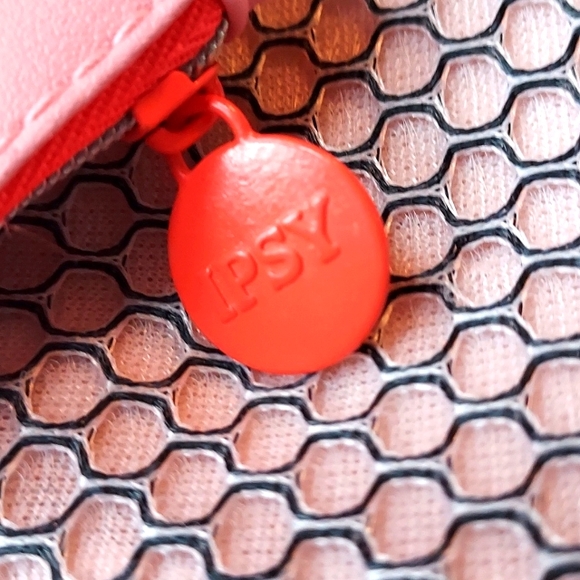 Ipsy makeup bag - Picture 3 of 3